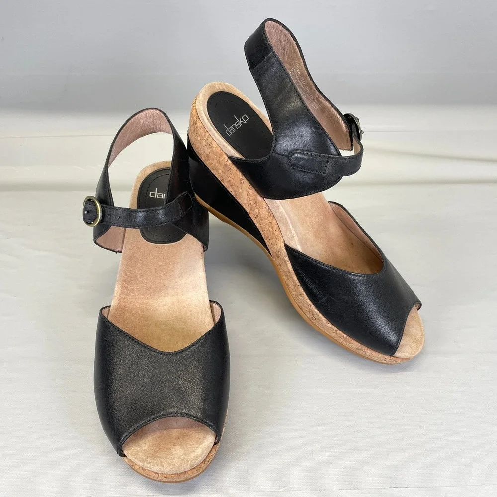 Dansko Charlotte Wedge Sandals Womens Size 39 US 8.5 Black Leather Buckle Shoes
